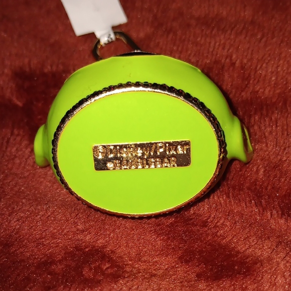 Green Alien Keychain - Picture 2 of 7